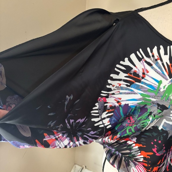 BCBGMaxAzria Vibrant Split Sleeve Blouse - Picture 4 of 9